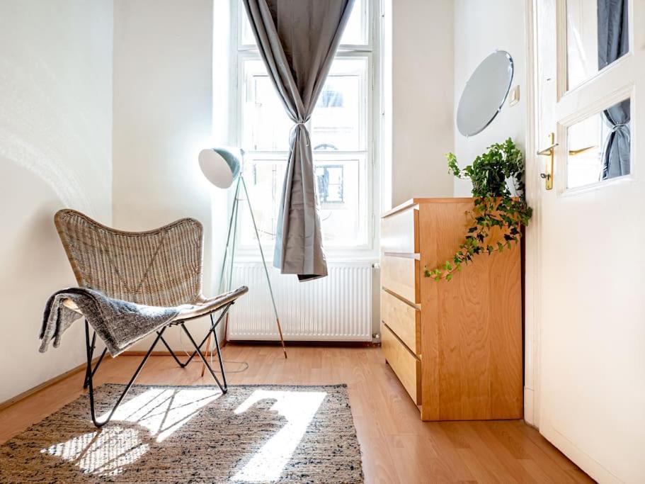 Sunshine Apartment - With Garage Budapest Exterior photo